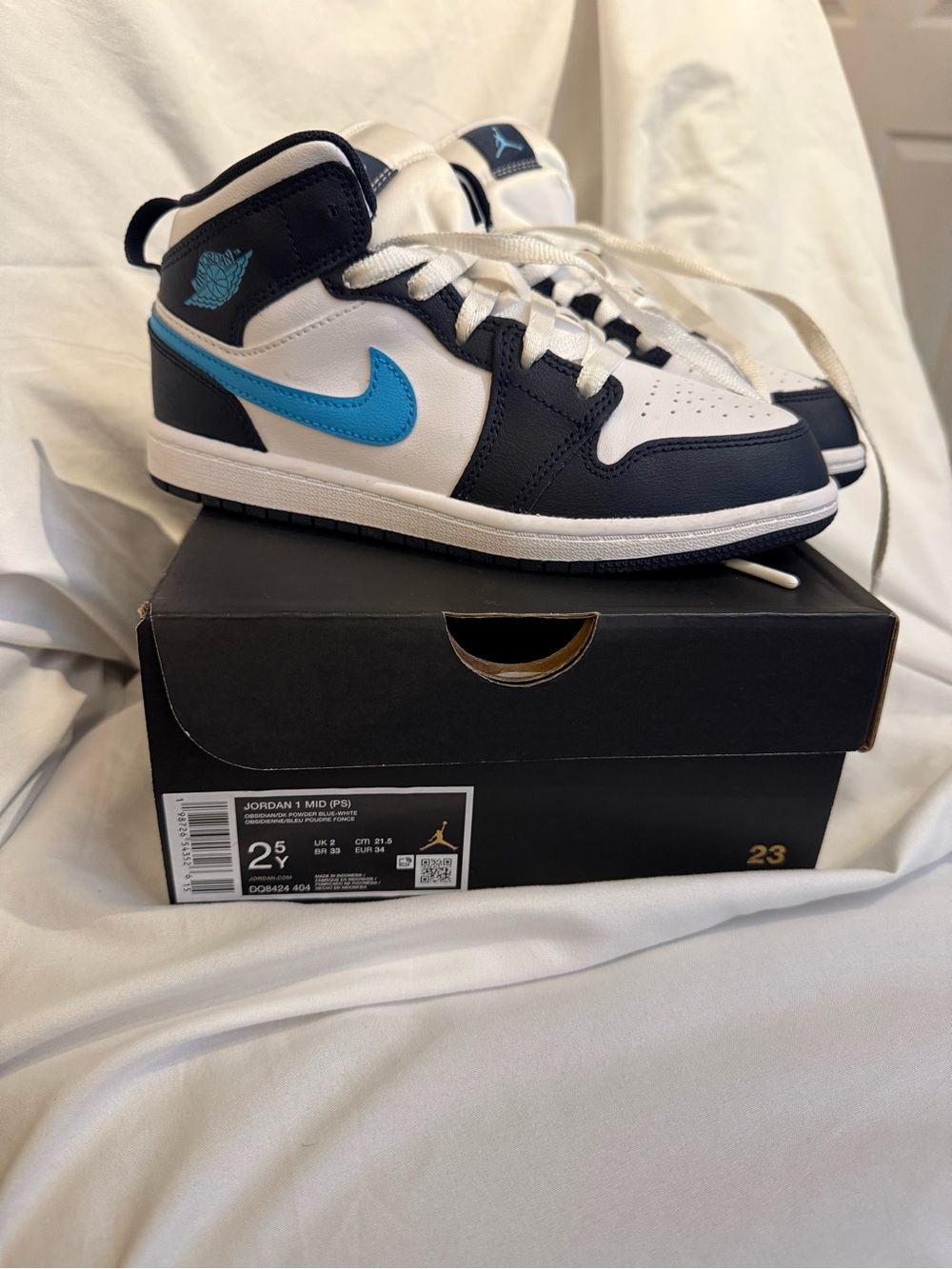 Jordan Kids Mid-Top Sneakers in White, Navy & Blue